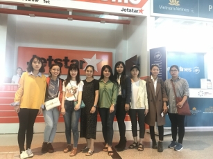 Chúc mừng những chiến binh tháng 11 đã đến Singapore. Chúc mừng những chiến binh tháng 11 đã đến Singapore.